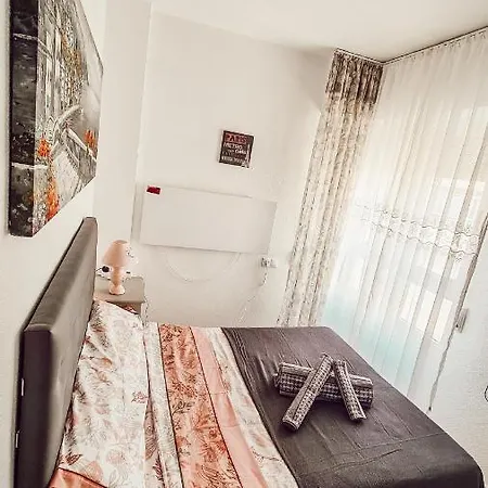 Apartment Уютная Квартира 1-Я Линия *
